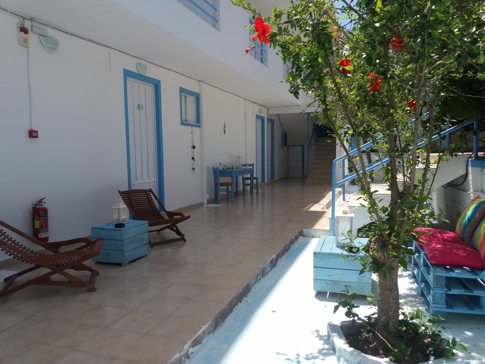 Sofias Blue Apartment ฟาลิรากี ภายนอก รูปภาพ